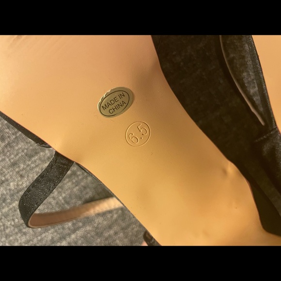 Black satin strappy heels - Picture 4 of 10